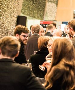 Tu pracuje się najlepiej. Ta branża zyskała w oczach Polaków