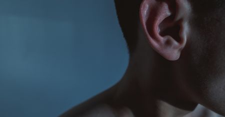 Ostrzega, że ciśnienie skacze. Pojawia się w nocy i uprzykrza życie