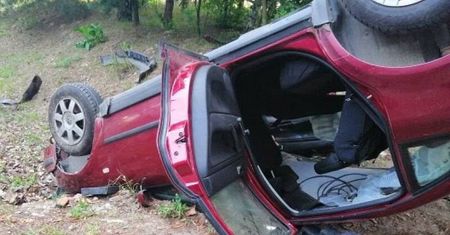 Tragiczny wypadek w Brzeźnicy Bychawskiej. Samochód dachował, nie żyje kierowca