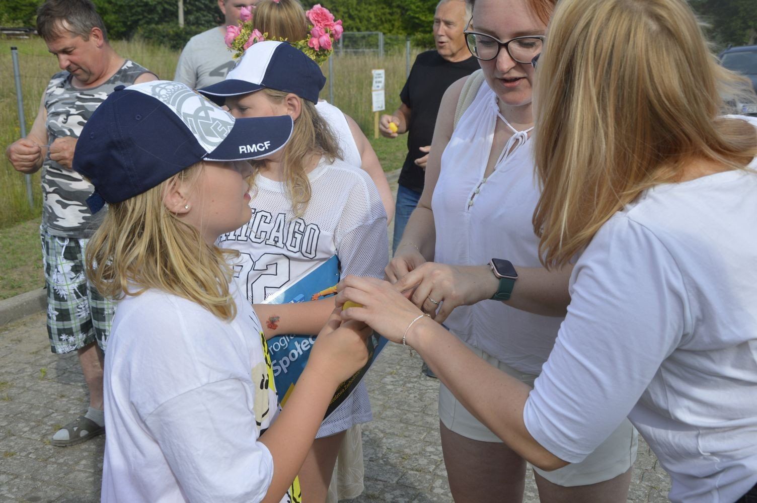 Mieszkańcy Studnicy zakopali Kapsułę Czas, która ma być odkopana za 25 lat.