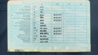 Takie prawo jazdy pokazał policji. O razu zauważyli jeden szczegół