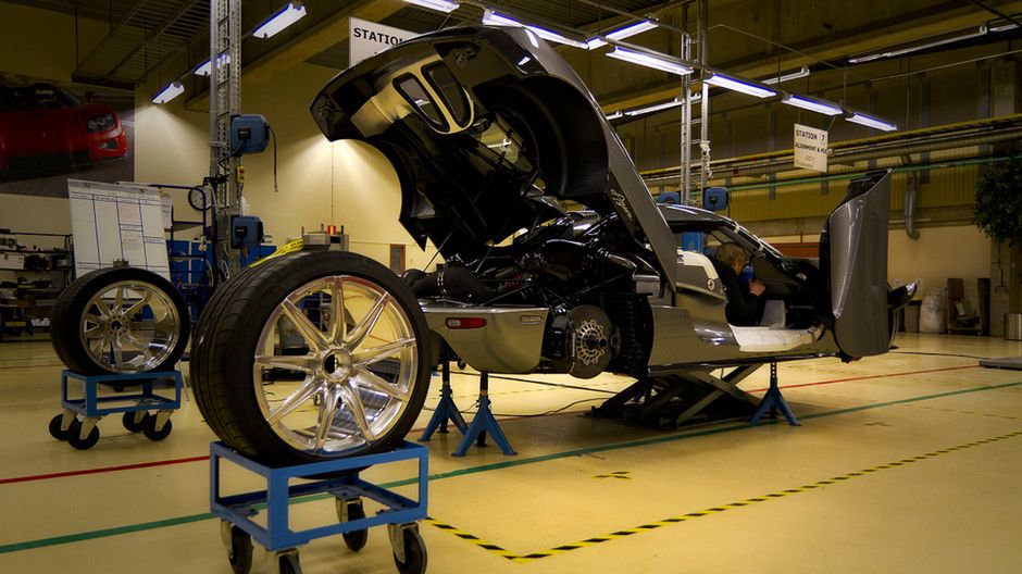 Test zderzeniowy Koenigsegga Agery [wideo]