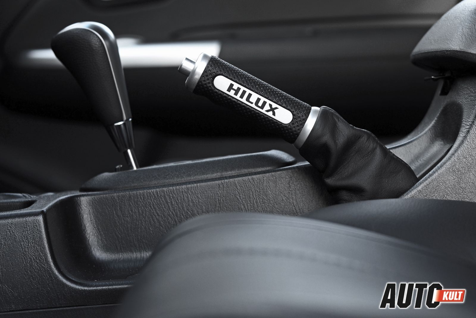 Toyota Hilux SR5 3,0 D4D A/T - test [galeria zdjęć] 19
