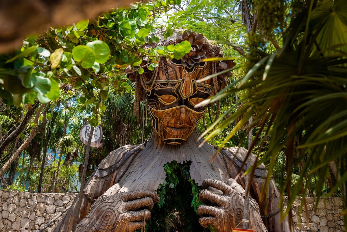 Rzeźba w Tulum 