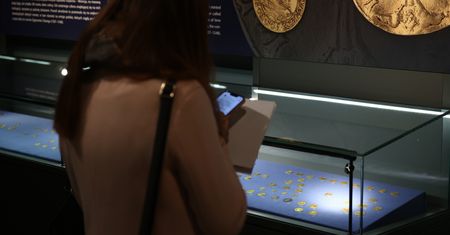 Miały chronić przed zarazą. Niezwykłe amulety na wystawie Muzeum Narodowego w Krakowie