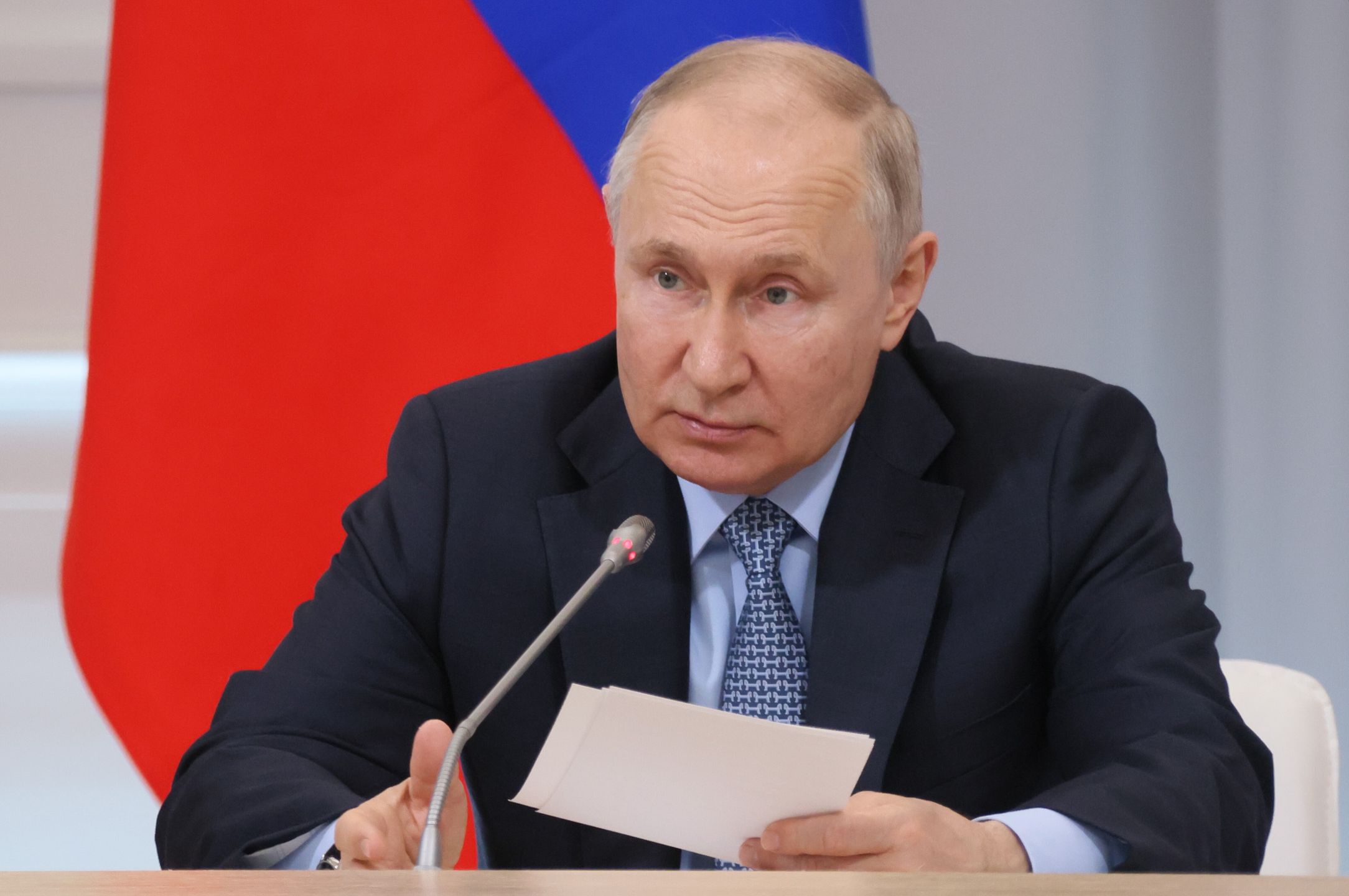 Russian President Vladimir Putin holds a government meeting on the development of inland water transport at the North River Terminal in Moscow, Russia, 20 June 2023. Russian President Vladimir Putin instructed the government and authorities of the regions through which the Moscow Canal passes to begin work on its reconstruction no later than 2025. Vladimir Putin instructed the government to jointly determine the priority sections of waterways for navigation by the regions. He stressed that it is extremely important to provide all conditions for the development of passenger transportation by water transport, and for this it is necessary to form a route network. EPA/MIKHAIL METZEL / SPUTNIK / KREMLIN / POOL MANDATORY CREDIT Dostawca: PAP/EPA.