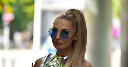 Cleo odwiedziła śniadaniówkę. Jej stylizacja jest kosmiczna, największe wrażenie robią buty