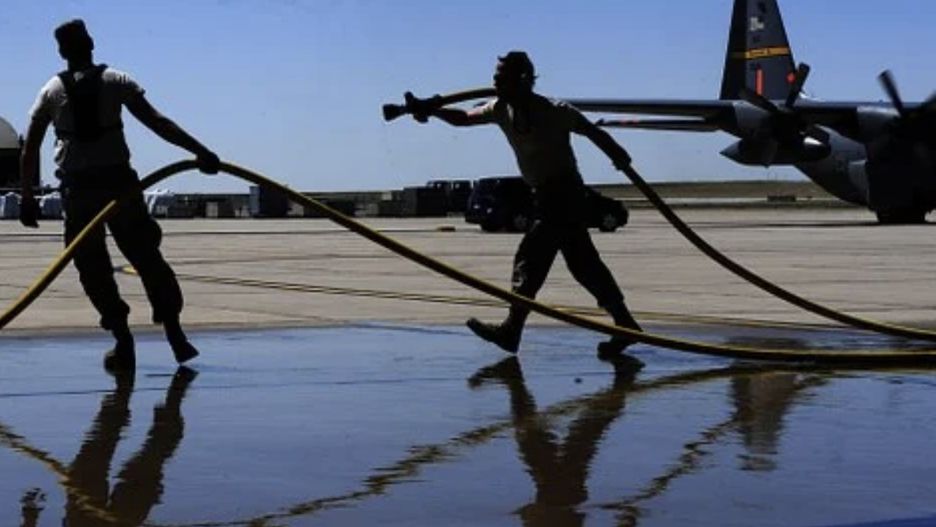 Podbieranie paliwa amerykańskiej armii udawało się miejscowym, cywilnym pracownikom firm zewnętrznych pracujących na rzecz obcego wojska, udawało się przez cztery lata (Pixaby) 