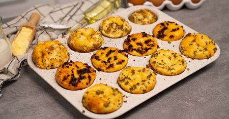 Chlebki serowe w formie muffinek. Zrobisz je w trzech ciekawych odsłonach