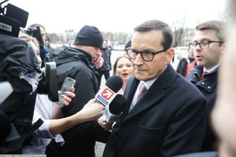 PiS w walce o TVP widzi drugie dno. B. premier o przymusowej relokacji. Wyjaśniamy