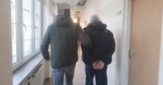 Warszawa: Nie otworzył policjantom, przez balkon wyrzucił torbę z kilogramem narkotyków. 33-latek zatrzymany