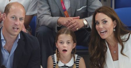 Kate Middleton i William opublikowali NOWE ZDJĘCIE księżniczki Charlotte z okazji 9. urodzin! Skóra zdjęta z mamy? (FOTO)