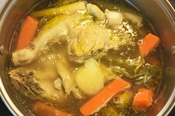 Ten składnik rosołu podzielił rodzinę przy stole. Teściowa zawsze dodaje, ja mam inne zdanie