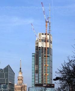 Warszawa. Trwają prace przy budowie Varso Tower. Część jest już ukończona