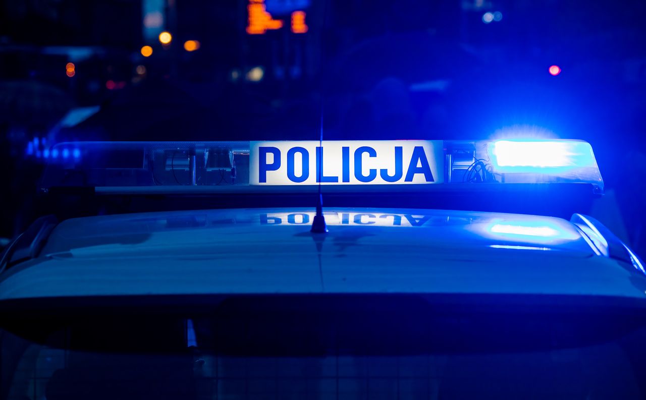 W aucie nie było kierowcy. Wezwali policję. Tragiczny finał