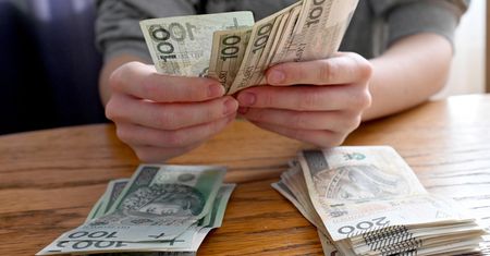 Średnia wypłata to 3,5 tys. zł. ZUS informuje o wcześniejszych emeryturach
