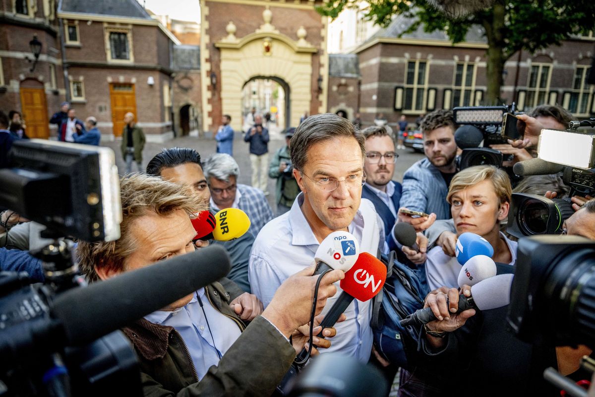 Premier Holandii Mark Rutte złożył pisemną rezygnację na ręce króla Wilhelma Aleksandra