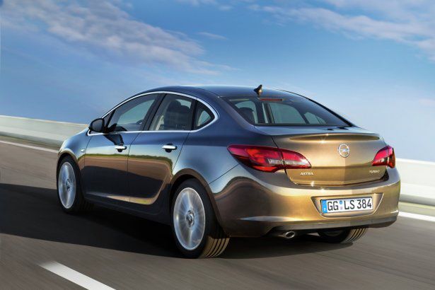 Nowy Opel Astra Sedan oficjalnie ujawniony!