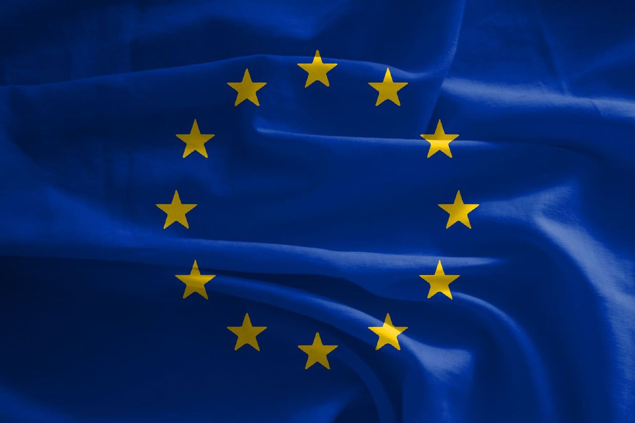 Reklamy wykorzystujące śledzenie nielegalne w Europie. Olbrzymie konsekwencje wyroku