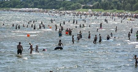 Inspektorat Sanitarny wydał komunikat. Chodzi o kąpiele w morzu