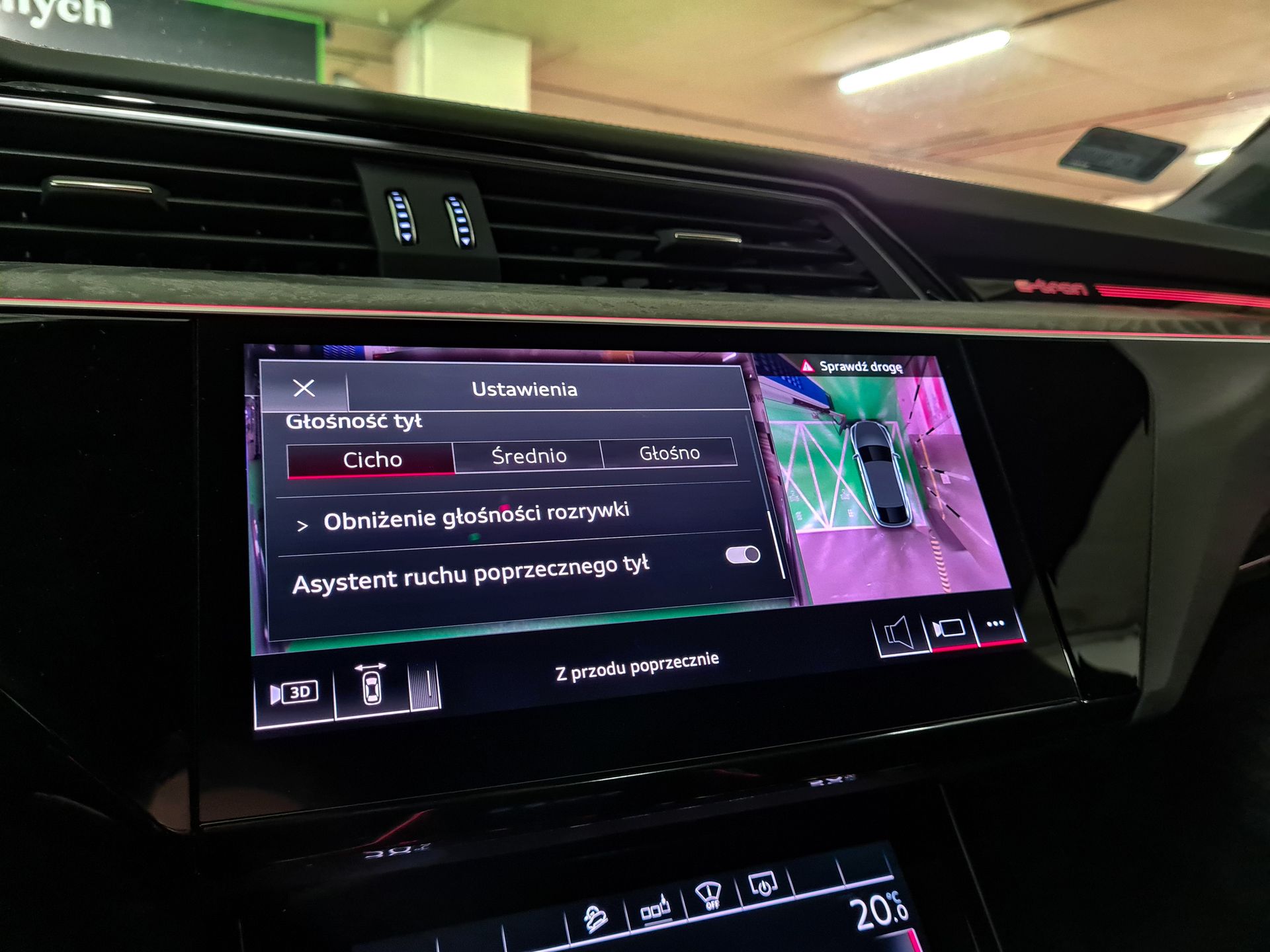 Audi e-tron Sportback: Wirtualne lusterka, Audi Charging Service, system i kamery 360 stopni z 3D 33