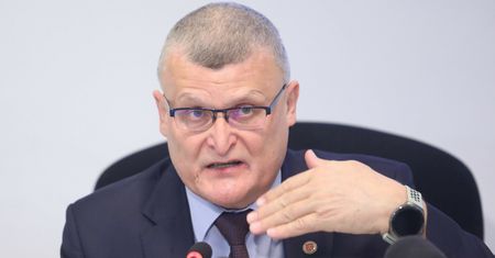 Polacy testują się poza systemem. Dr Grzesiowski o realnej liczbie zakażeń