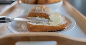 co oznacza bułka z masłem?