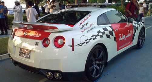 Policyjny Nissan GT-R? Tylko w Abu Zabi