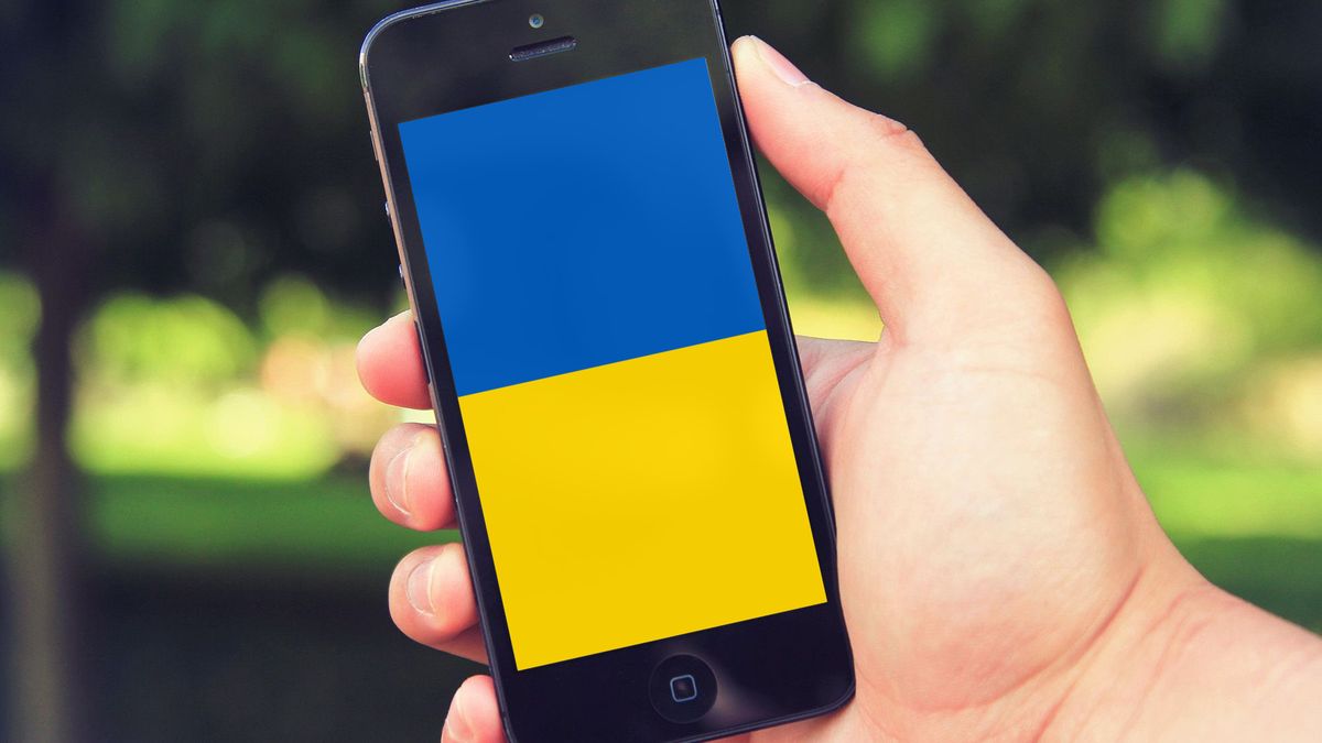 Sprzedaj stary telefon i pomóż Ukrainie. Taką propozycję ma Orange 1