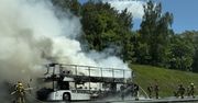 Spłonął autokar na A4. "Bardzo przytomne zachowanie kierowcy"