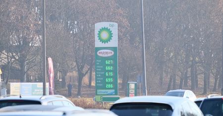 Kierowcy w Lublinie już płacą więcej za paliwo. Eksperci ostrzegają przed kolejnymi podwyżkami. W tle konflikt na Bliskim Wschodzie