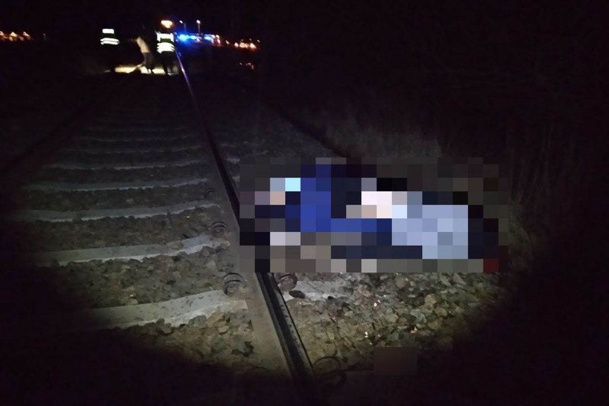 Dramat w Bukowicach. 38-latek został potrącony przez pociąg, nie żyje