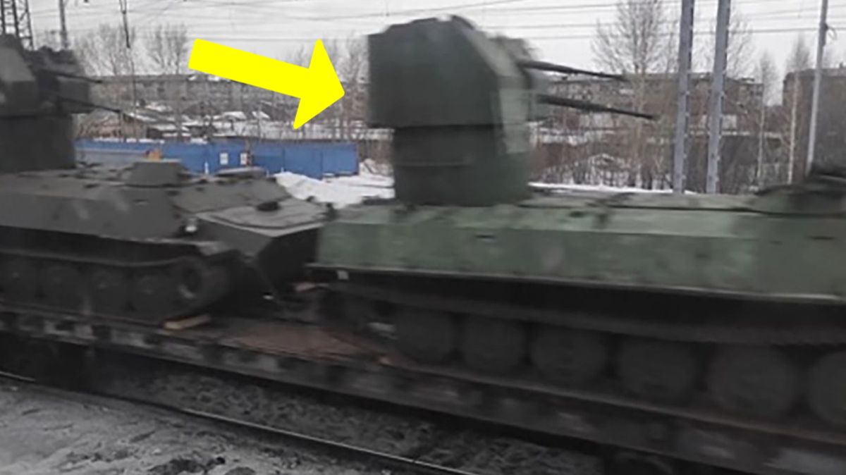 Jedna z dziwniejszych przeróbek czasu wojny: morska podstawa wieżowa na podwoziu gąsienicowym 