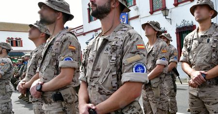 Hiszpańscy żołnierze zmieniają płeć dla korzyści? Kontrowersje wokół uproszczonej samoidentyfikacji