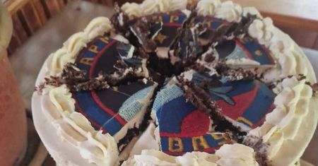 Rosyjscy piloci dostali tort i wódkę. To była pułapka
