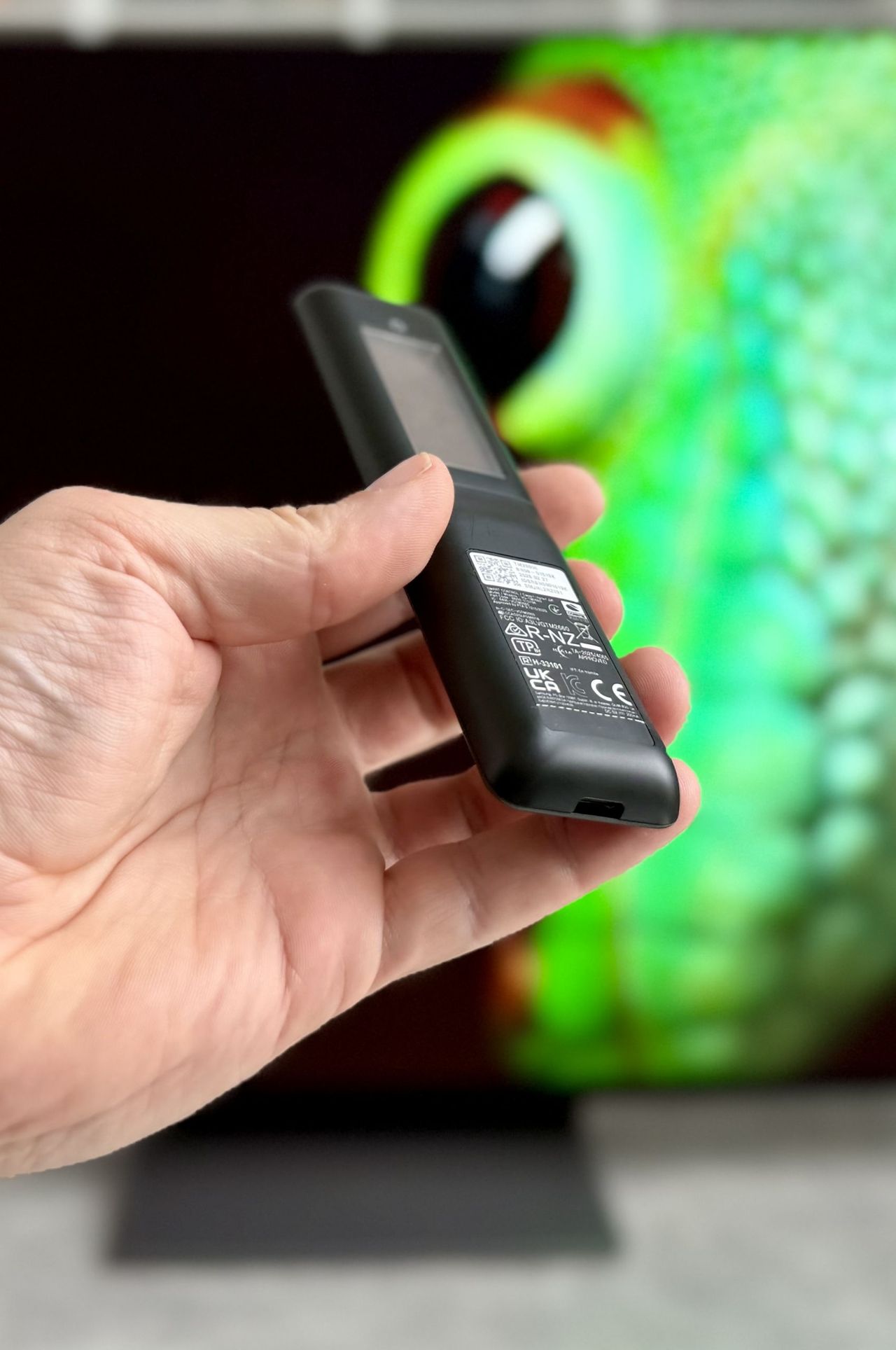 Samsung OLED S90H - pilot tył