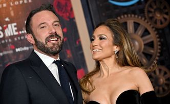 Ben Affleck i Jennifer Lopez spotkali się z okazji świąt. Aktor wręczył jej symboliczny prezent. Słodko?