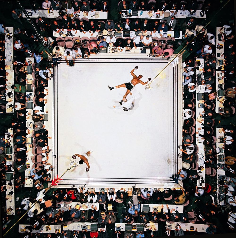 Ostatnim zdjęciem, które chcemy Wam zaprezentować jest knock out Williamsta wykonany przez Muhammada Aliego. Zdjęcie wykonał Neil Leifer w 1966 roku. Ta fotografia uchodzi za jeden z najlepszych obrazów w historii fotografii sportowej.