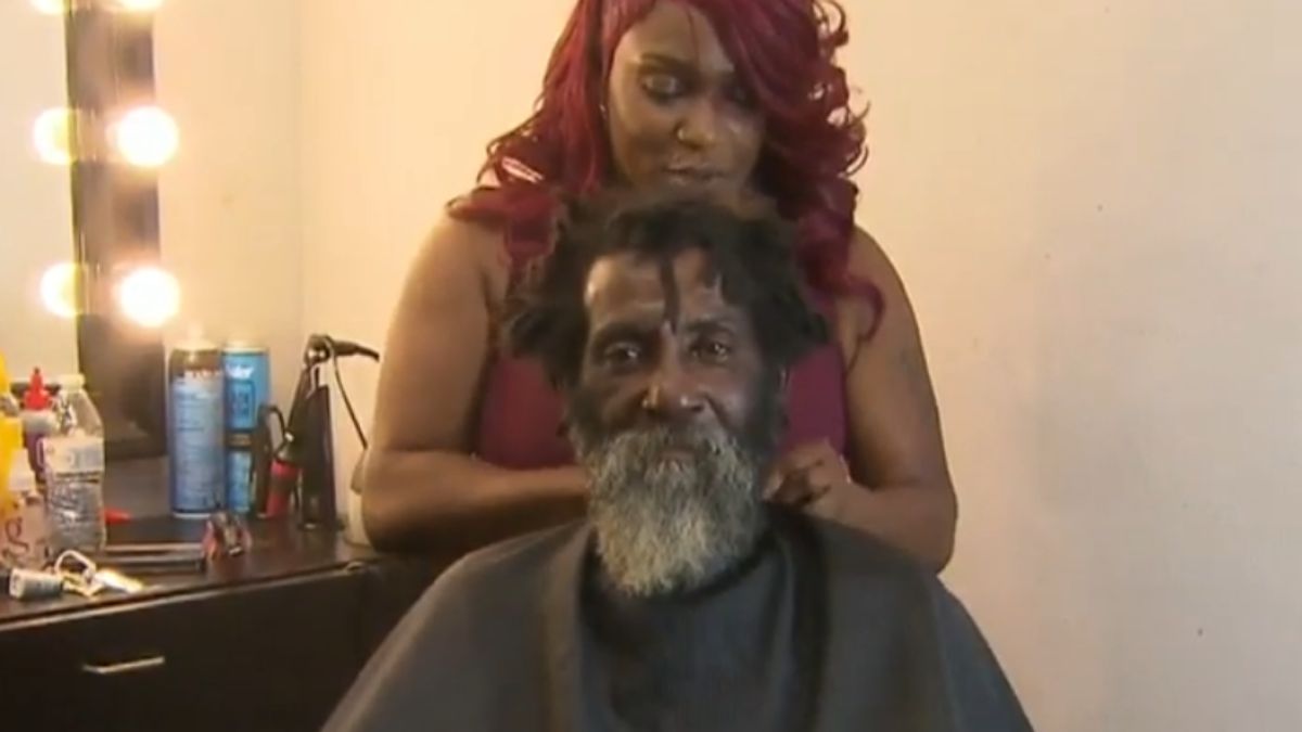 Fryzjerka odmieniła bezdomnego