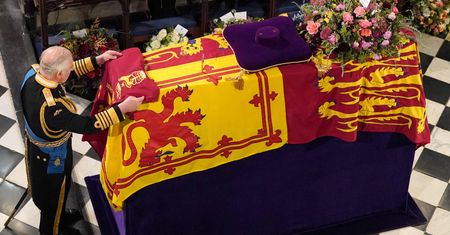Pogrzeb Elżbiety II. Nabożeństwo w Windsorze. Druga część ceremonii pogrzebowej