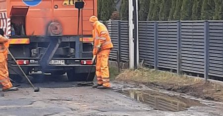 Zdjęcia obiegły Facebooka. Bareja wiecznie żywy w Poznaniu