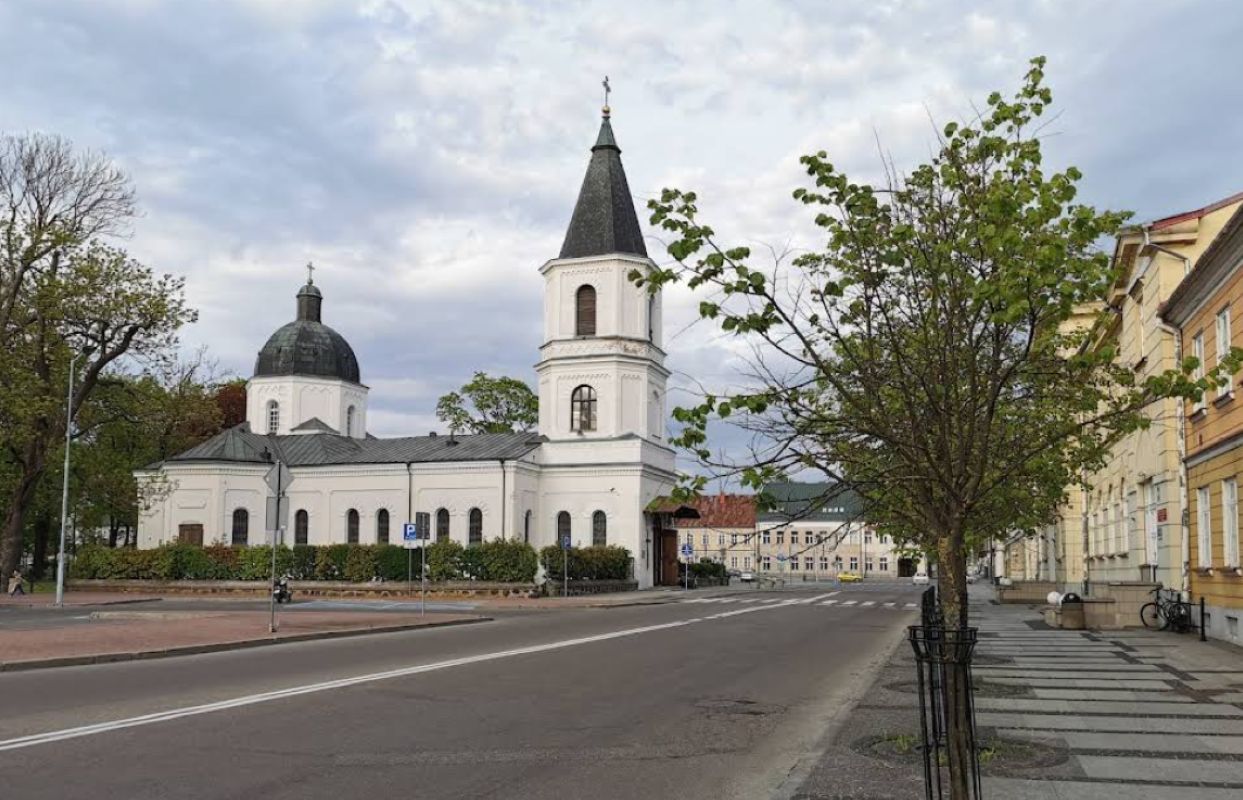 Pogoda w Suwałkach. Prognoza na poniedziałek 29 grudnia. Umiarkowane zachmurzenie i śnieg