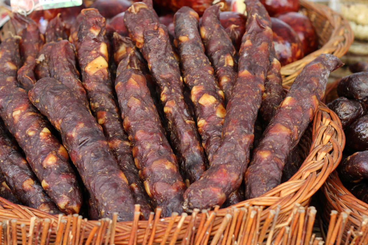 Bez sztucznych dodatków i poprawiaczy smaku. Polacy nie doceniają tej wędliny, a szkoda