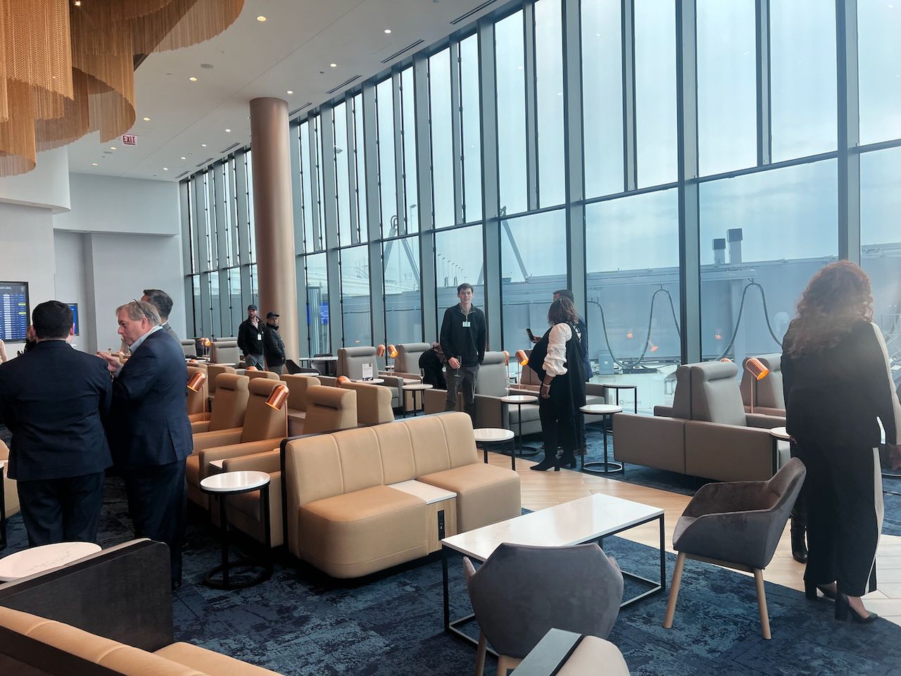 Business lounge LOT-u w Chicago