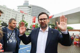 Pojawia się i znika. Ujawniają, jak Daniel Obajtek ucieka przed wezwaniami policji