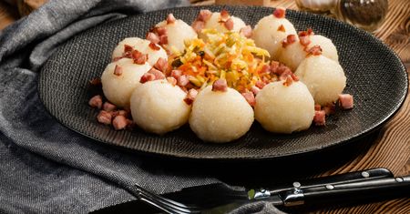 Pyzy klasztorne smakują wybornie. Pamiętaj o jednym, a ciasto będzie miękkie