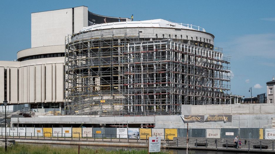 W 2025 r. z budżetu województwa na inwestycje i organizację wydarzeń kulturalnych w Operze Nova w Bydgoszczy trafiło ponad 35,3 mln zł dofinansowania. Opera właśnie rozbudowuje się o czwarty krąg.