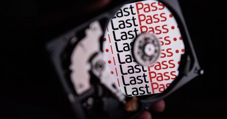 LastPass ostrzega klientów. Hakerzy wykradli bazy z ich hasłami