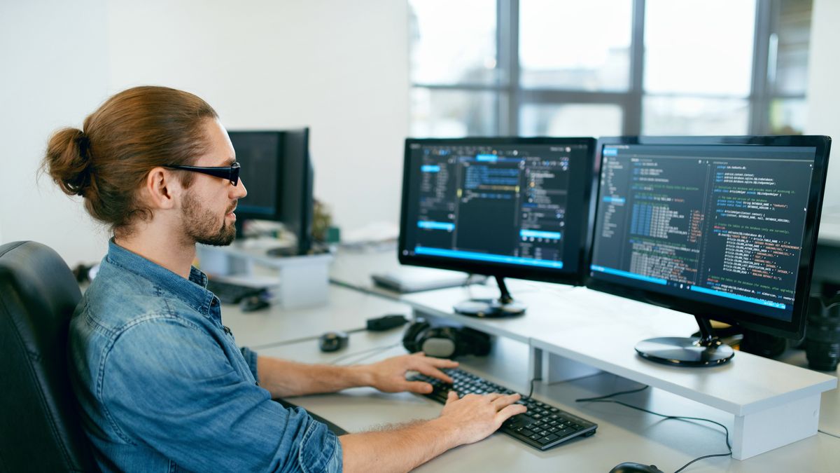 Programista, informatyk, IT, branża IT, komputer, programowanie