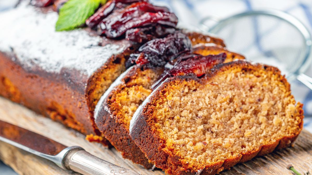 Ekspresowa babka ze śliwkami